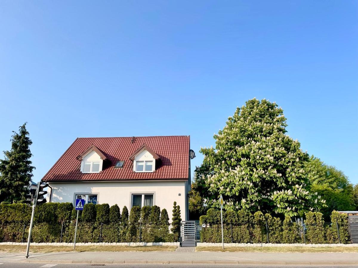 Pokoje I Domek Letniskowy Pod Kasztanem Jastarnia Exterior foto